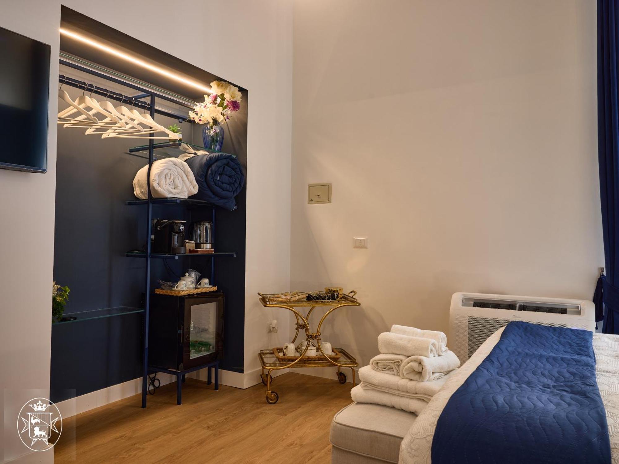 Vista Piazza Dei Martiri Bed & Breakfast เนเปิลส์ ภายนอก รูปภาพ