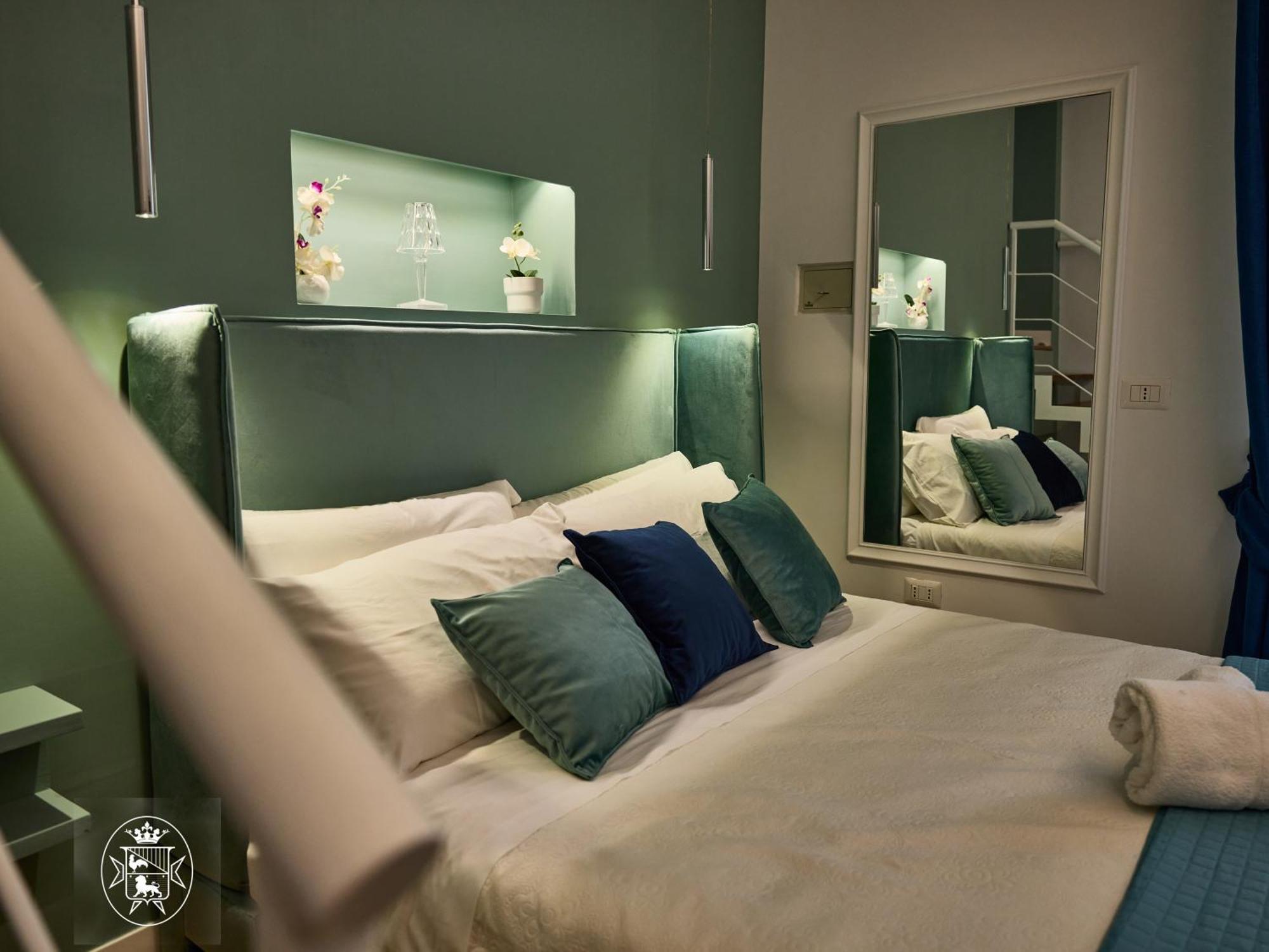 Vista Piazza Dei Martiri Bed & Breakfast เนเปิลส์ ภายนอก รูปภาพ