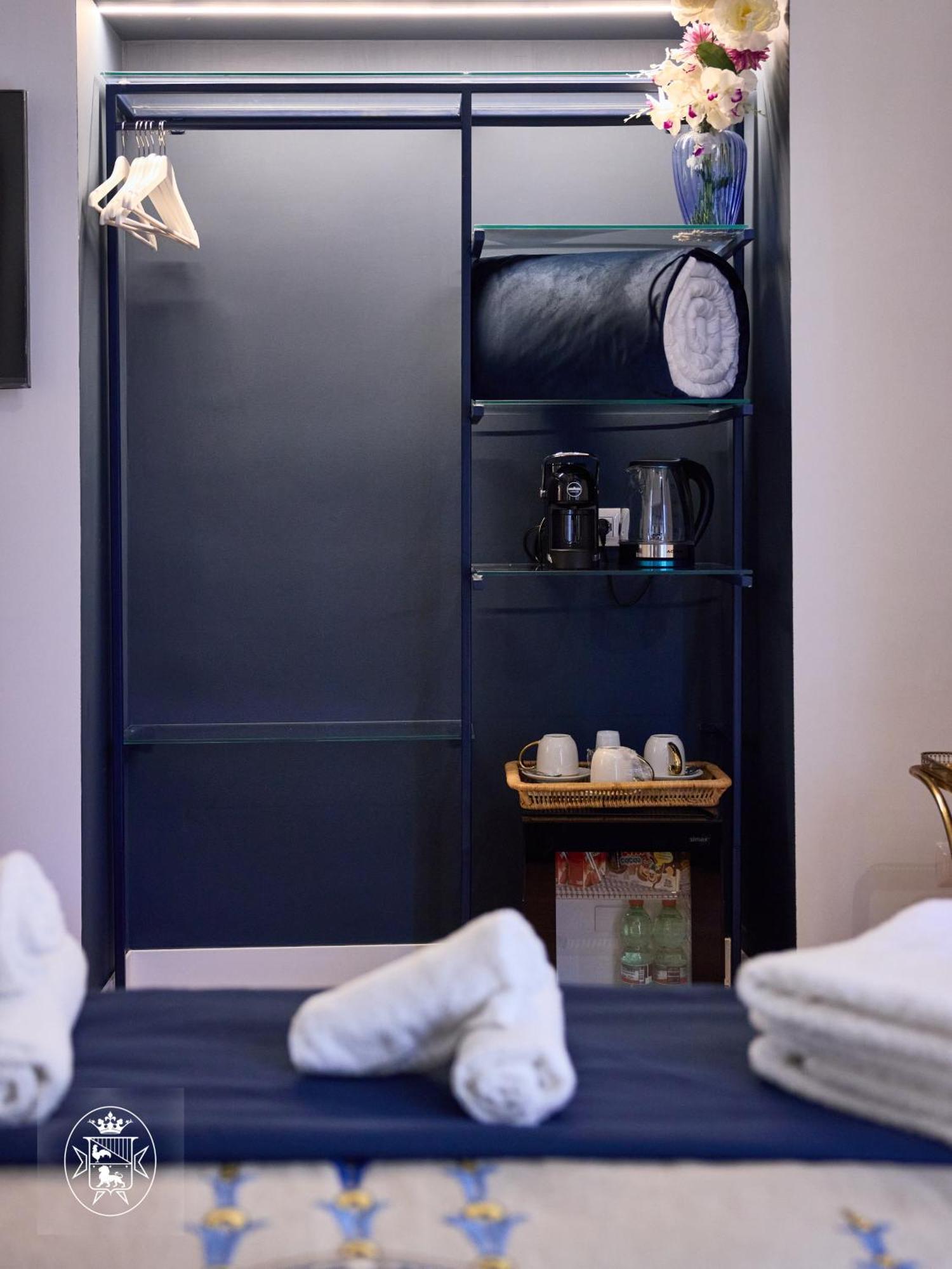 Vista Piazza Dei Martiri Bed & Breakfast เนเปิลส์ ภายนอก รูปภาพ